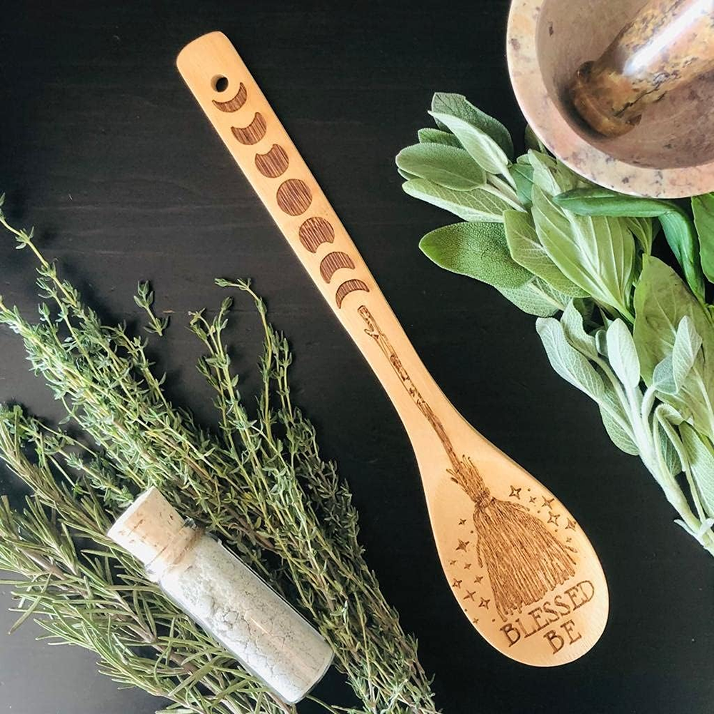 Witchy Decor Yule Bamboo Woode - Kitchen Witch Baking recensie en prijs